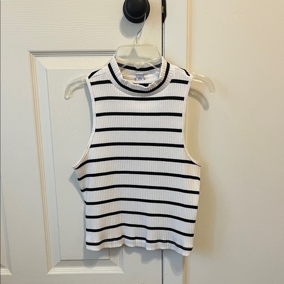 Old Navy Black and White Ribbed Tank Top - Picture 1 of 1